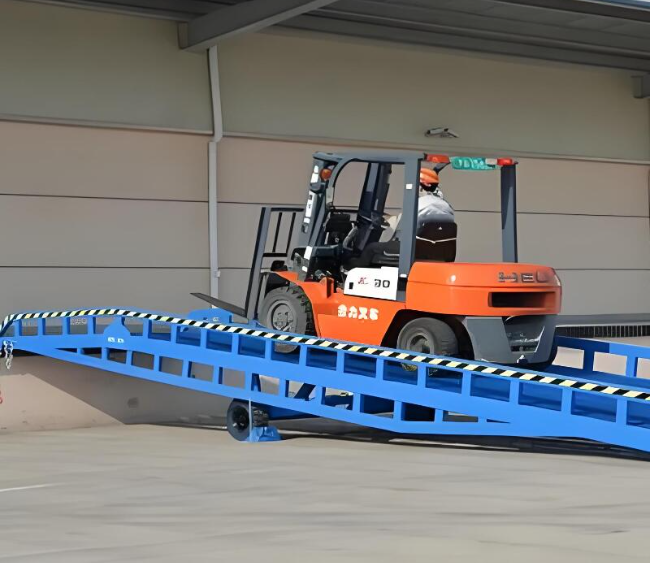 枣庄移动式卸货平台（叉车用）